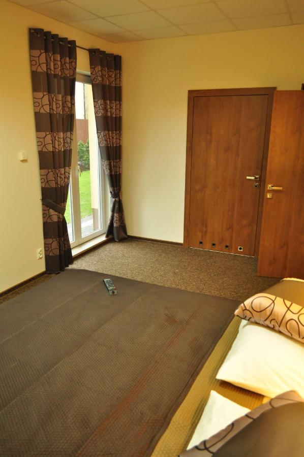 Villa B&B Варшава Екстериор снимка